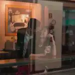 Psykolog nämner oväntat tecken på äkta kärlek: det irriterar många